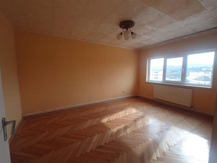 Apartament cu 3 camere decomandat în Ultracentral