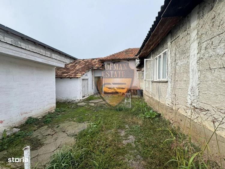 Casă cu 4 camere în Palazu Mare