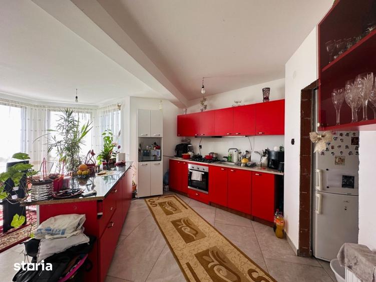 Casă cu 4 camere decomandat cu Teren 1482 Mp în Nojorid