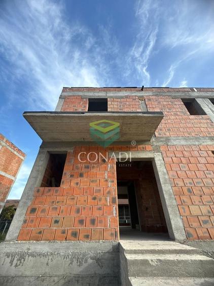 Duplex cu 4 camere cu Canalizare în Tunari