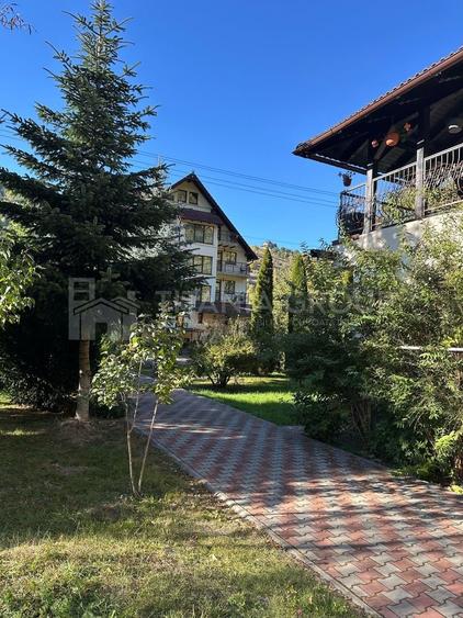 Casă individuală cu 17 camere cu Canalizare în Moieciu de Jos