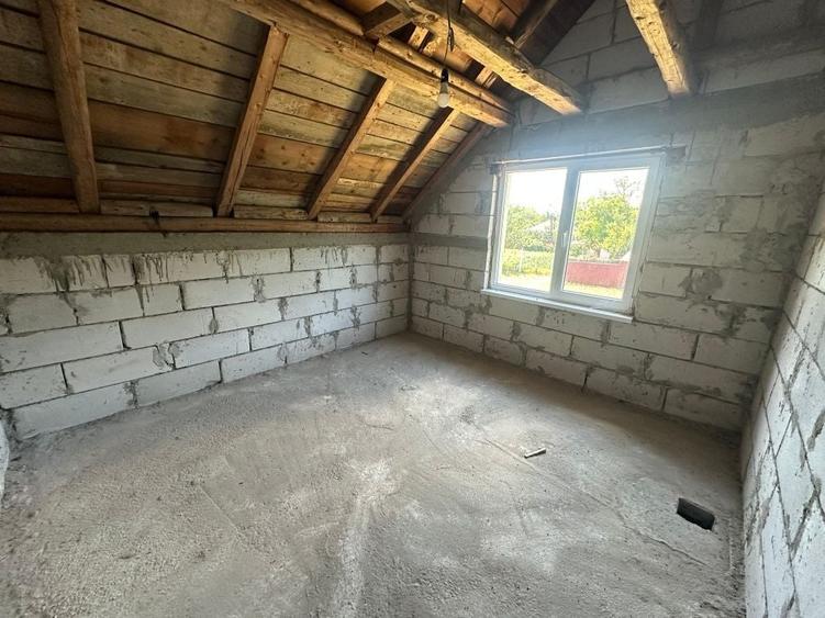 Casă cu 4 camere în Tătăruși