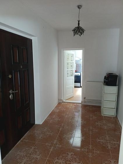 Casă cu 3 camere în Băbana