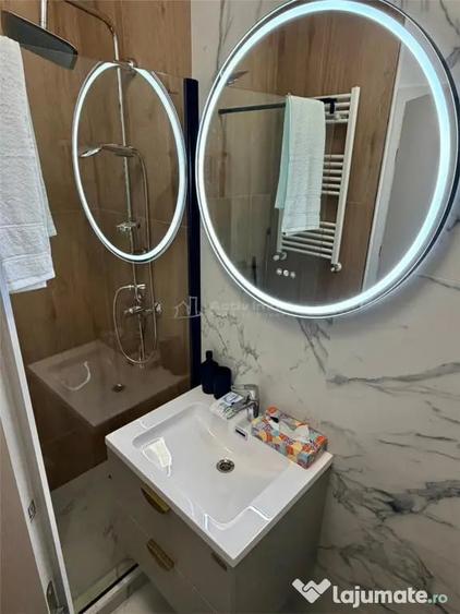 Apartament cu 2 camere decomandat în Central