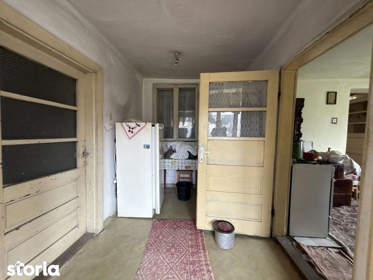 Casă cu 3 camere cu Canalizare în Central