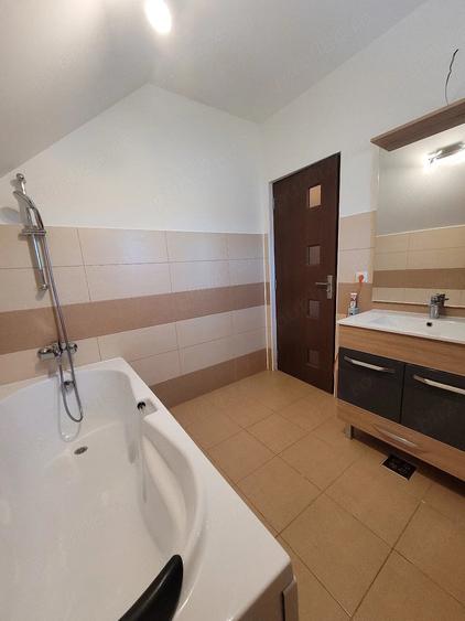 Casă cu 3 camere cu Teren 815 Mp în Livezeni