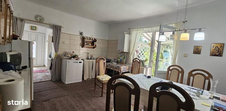 Casă cu 3 camere în Lazaret
