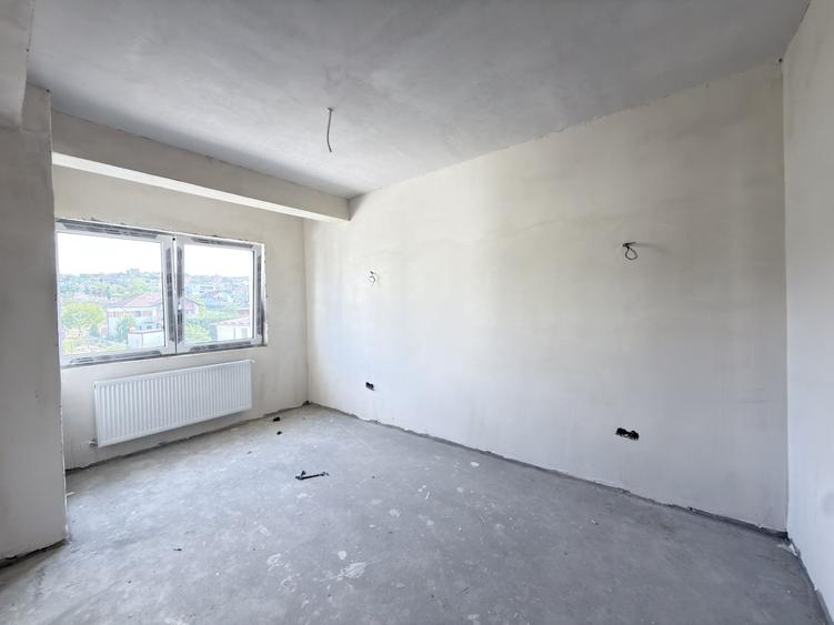 Apartament cu 4 camere decomandat în Central