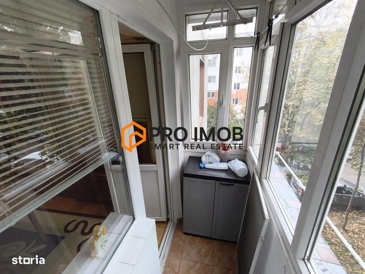 Apartament cu 3 camere semidecomandat în Central