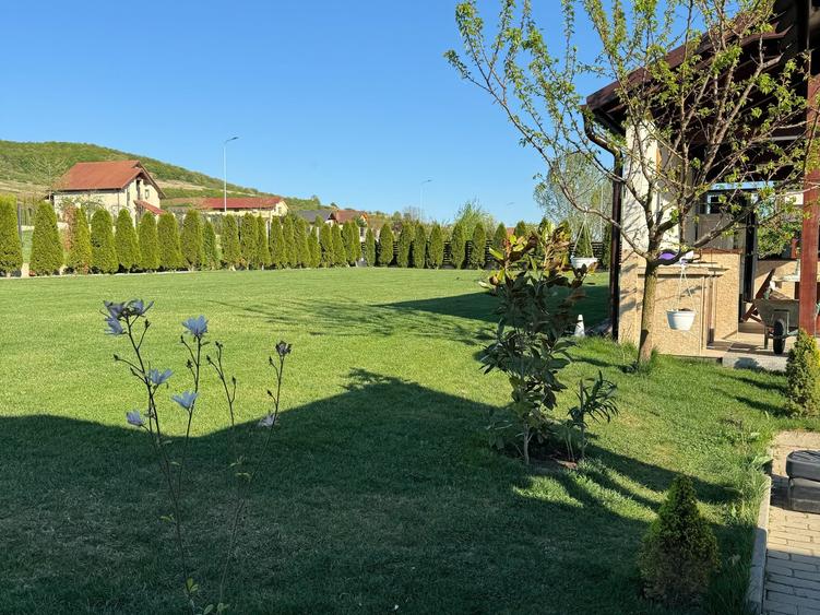Casă individuală cu 4 camere cu Canalizare în Teleac