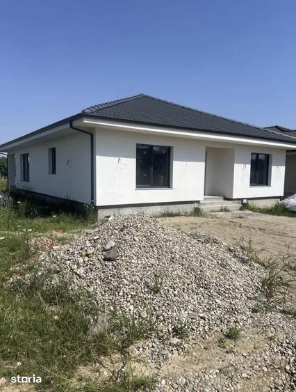 Casă cu 3 camere cu Teren 560 Mp în Central