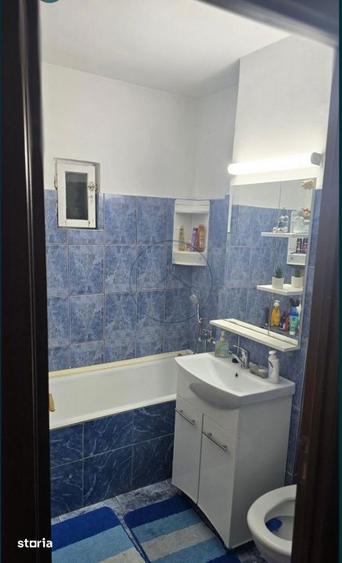 Apartament cu 3 camere, mobilat în Central