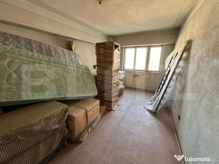 Apartament cu 4 camere decomandat în Centură