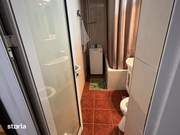 Garsonieră decomandată în Titan