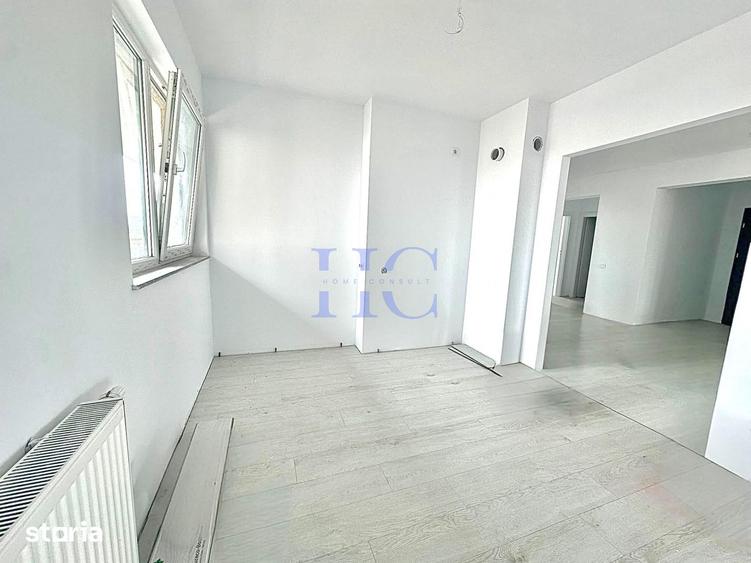 Apartament cu 4 camere decomandat în Central