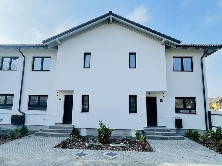Casă cu 4 camere în Sânandrei