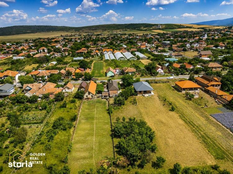 Casă cu 4 camere cu Teren 1554 Mp în Central