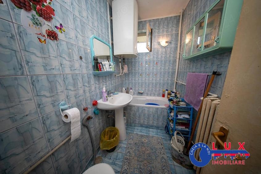 Apartament cu 3 camere semidecomandat în Babadag