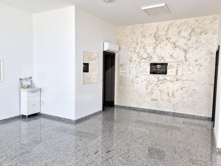 Spațiu comercial, de 54 mp, în Calea Moldovei
