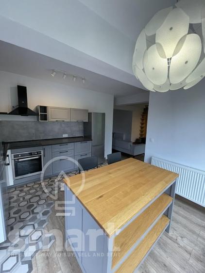Apartament cu 3 camere semidecomandat, mobilat în Gruia