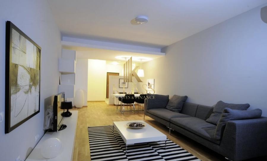 Apartament cu 4 camere, mobilat în Băneasa
