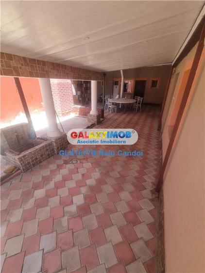 Casă cu 6 camere cu Garaj în Ferentari