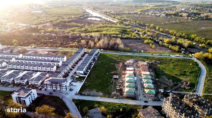 Casă cu 4 camere în Roșu
