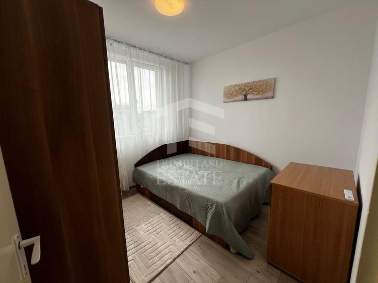 Apartament cu 3 camere semidecomandat, mobilat în Drumul Taberei