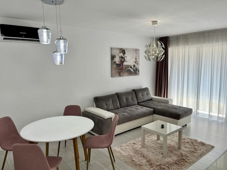 Apartament cu 2 camere decomandat în Titan