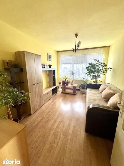 Apartament cu 3 camere decomandat, mobilat în Mircea cel Bătrân