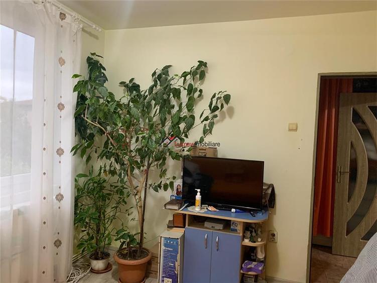 Apartament cu 2 camere semidecomandat, mobilat în Nord-Est