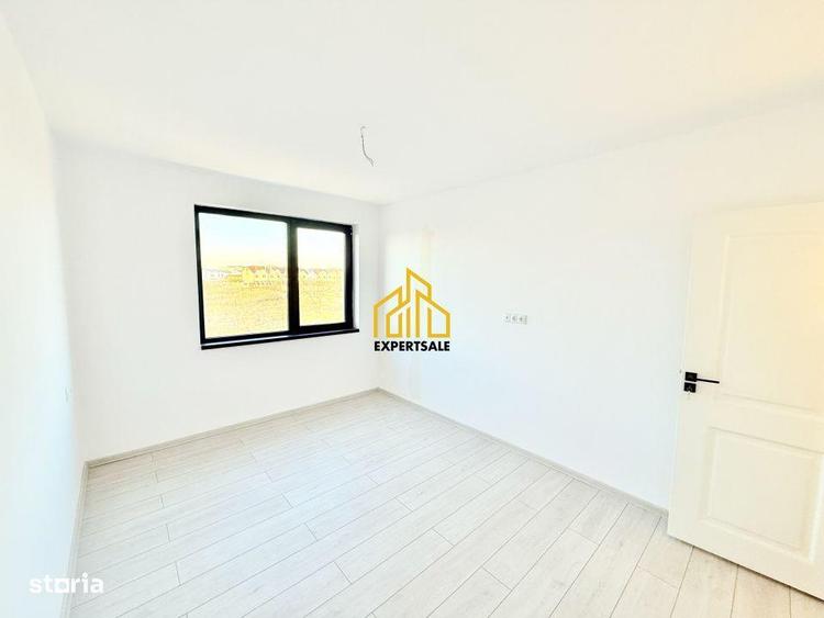 Casă cu 5 camere cu Teren 240 Mp în Prelungirea Ghencea