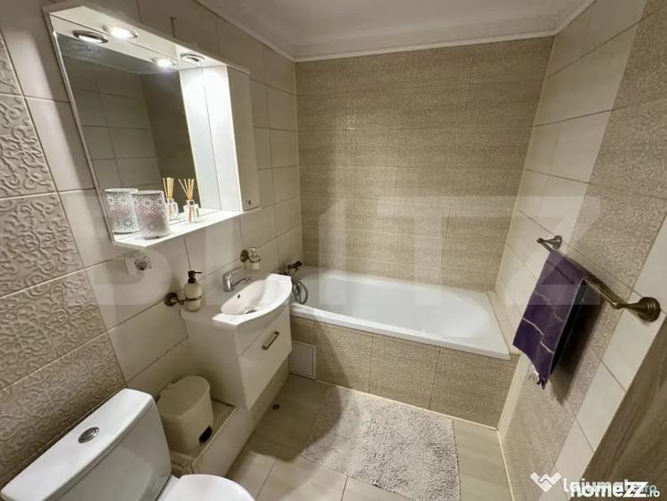 Apartament cu 4 camere decomandat în Central