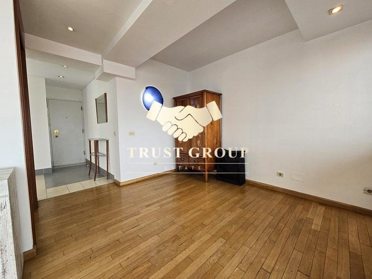 Apartament cu 3 camere decomandat, mobilat în Arcul de Triumf