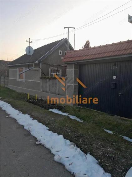Casă cu 4 camere cu Teren 5526 Mp în Cheșa