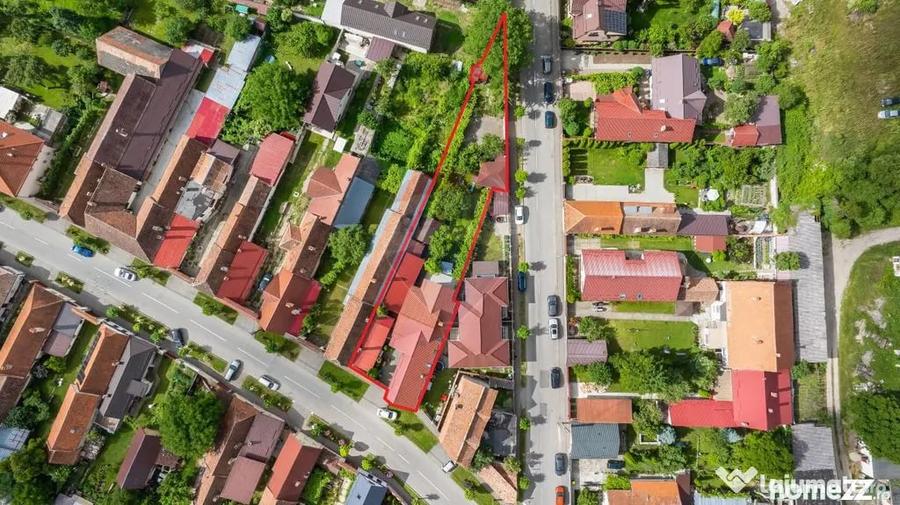 Casă cu 5 camere cu Teren 789 Mp în Central