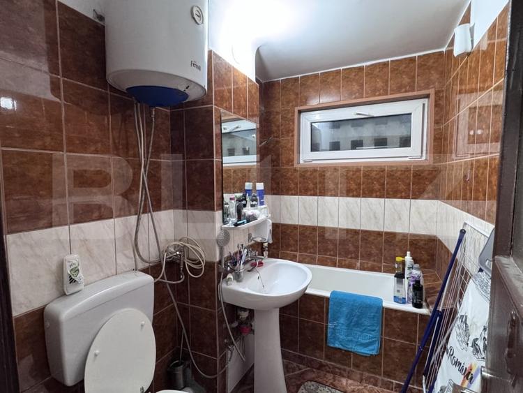 Apartament cu 2 camere semidecomandat, mobilat în Cina