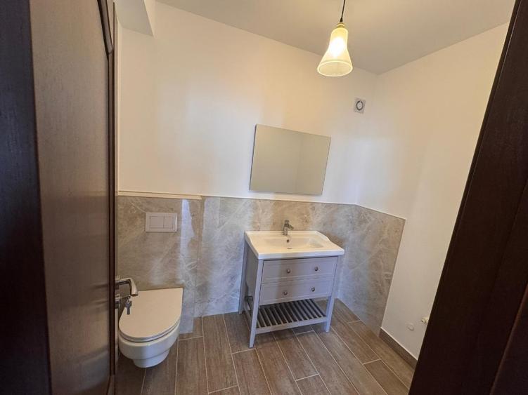 Casă cu 3 camere cu Canalizare în Lumina