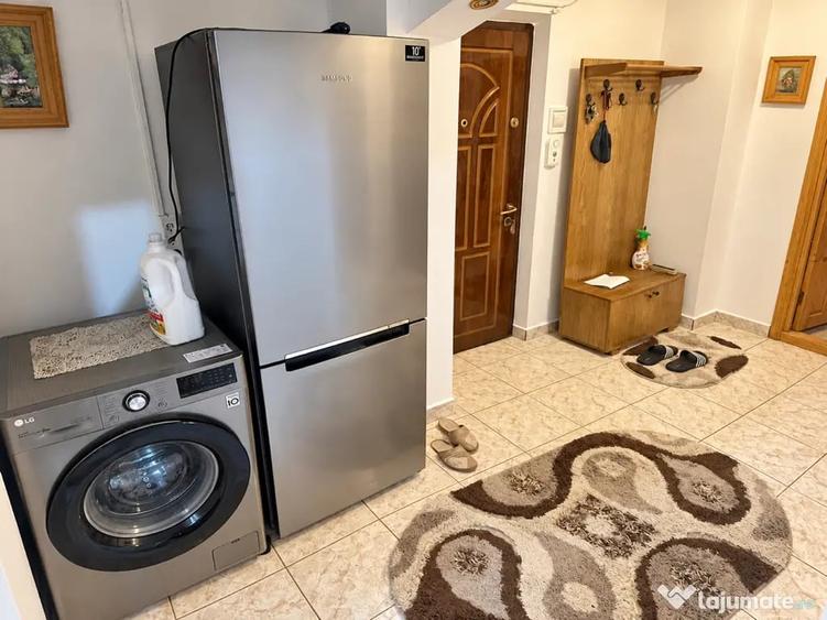 Apartament cu 2 camere decomandat în Traian