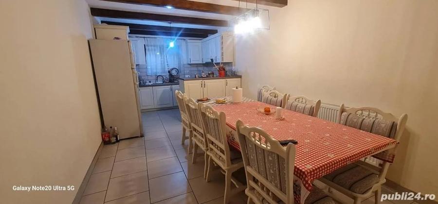 Casă cu 4 camere în Hunedoara