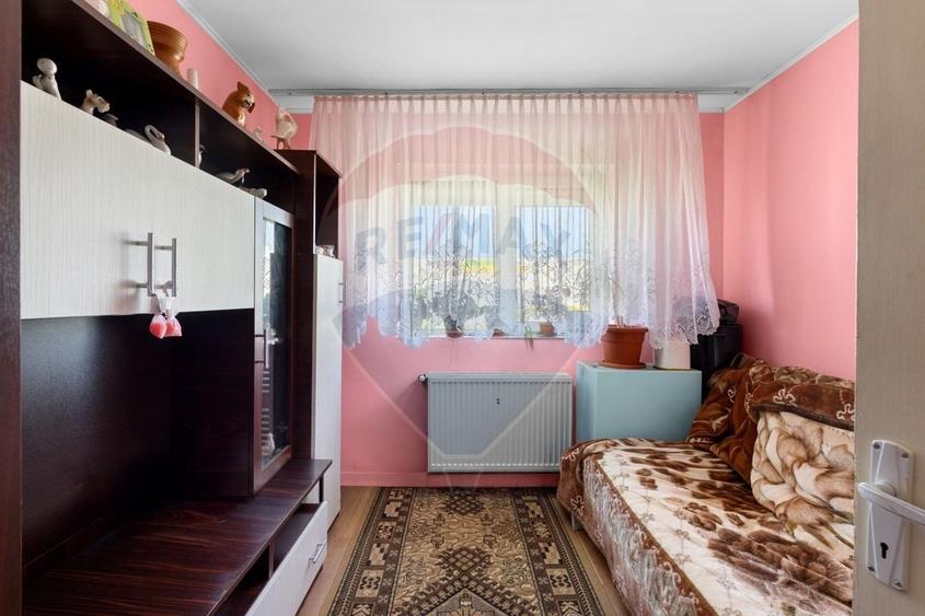Apartament cu 3 camere decomandat, mobilat în Aurel Vlaicu