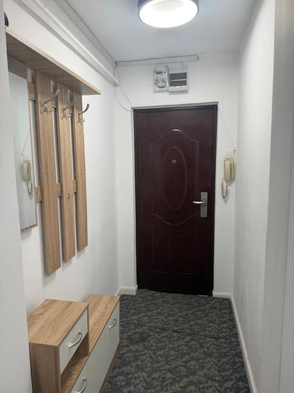 Apartament cu 3 camere decomandat în Albești