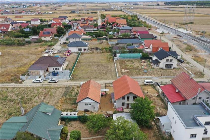 Teren Construcții intravilan de 1000 mp, în Oșorhei