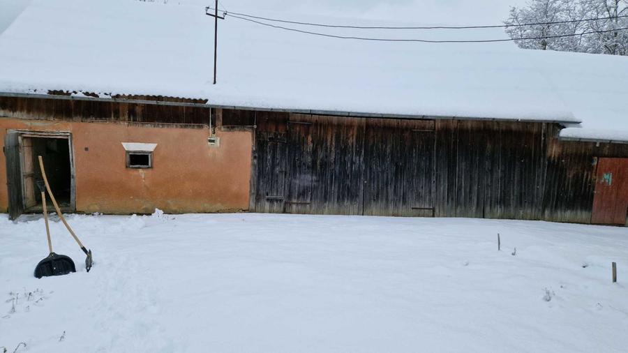 Casă cu 4 camere în Cireșoaia
