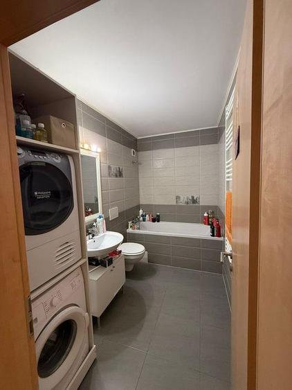 Apartament cu 2 camere decomandat, mobilat în Tractorul