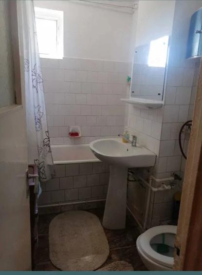 Apartament cu 2 camere decomandat în Micro 20