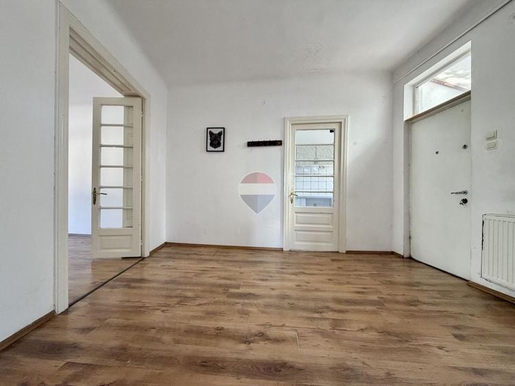 Duplex cu 3 camere cu Teren 182.5 Mp în Eroii Revoluției