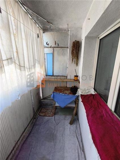 Apartament cu 3 camere decomandat în Micro 3