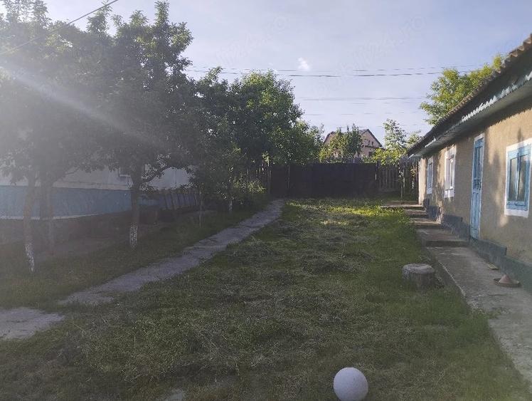 Casă cu Teren 2128 Mp în Totoești