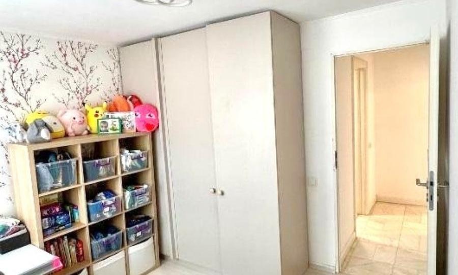 Casă cu 5 camere cu Teren 140 Mp în Domenii
